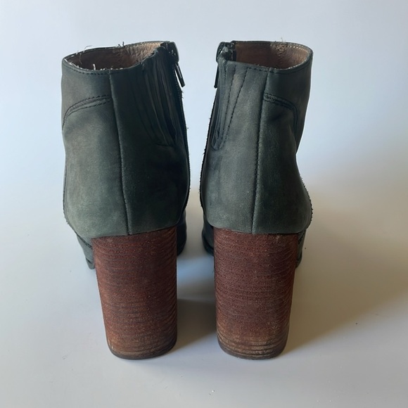 Jeffrey Campbell grey leather zipper ankle booties size 7 - Picture 3 of 8
